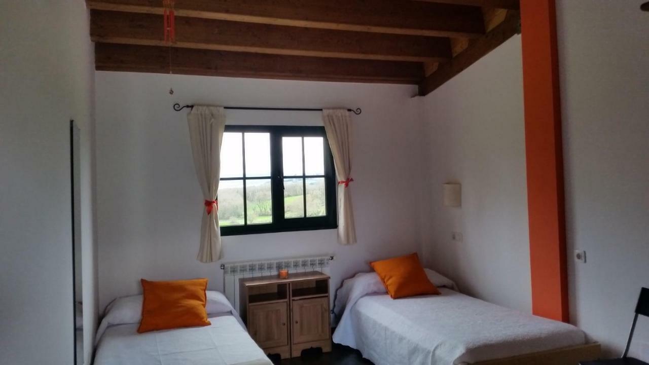 Albergue Paloma Y Lena Sarria Eksteriør billede