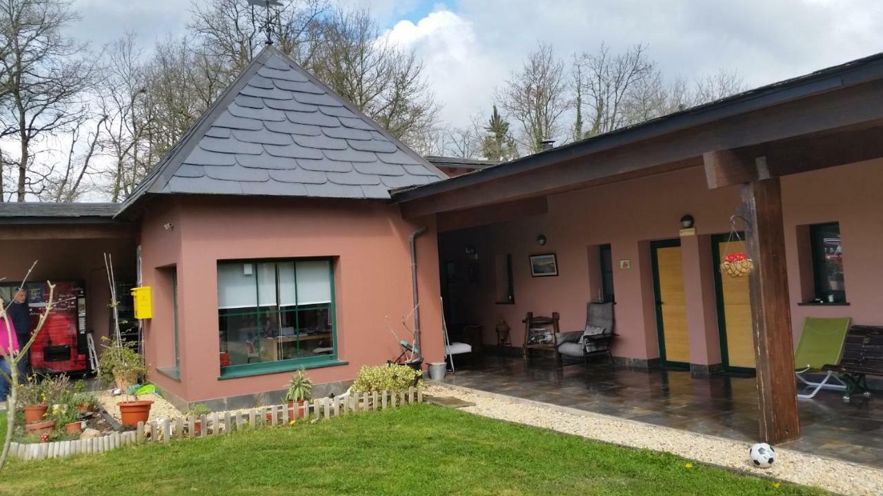 Albergue Paloma Y Lena Sarria Eksteriør billede