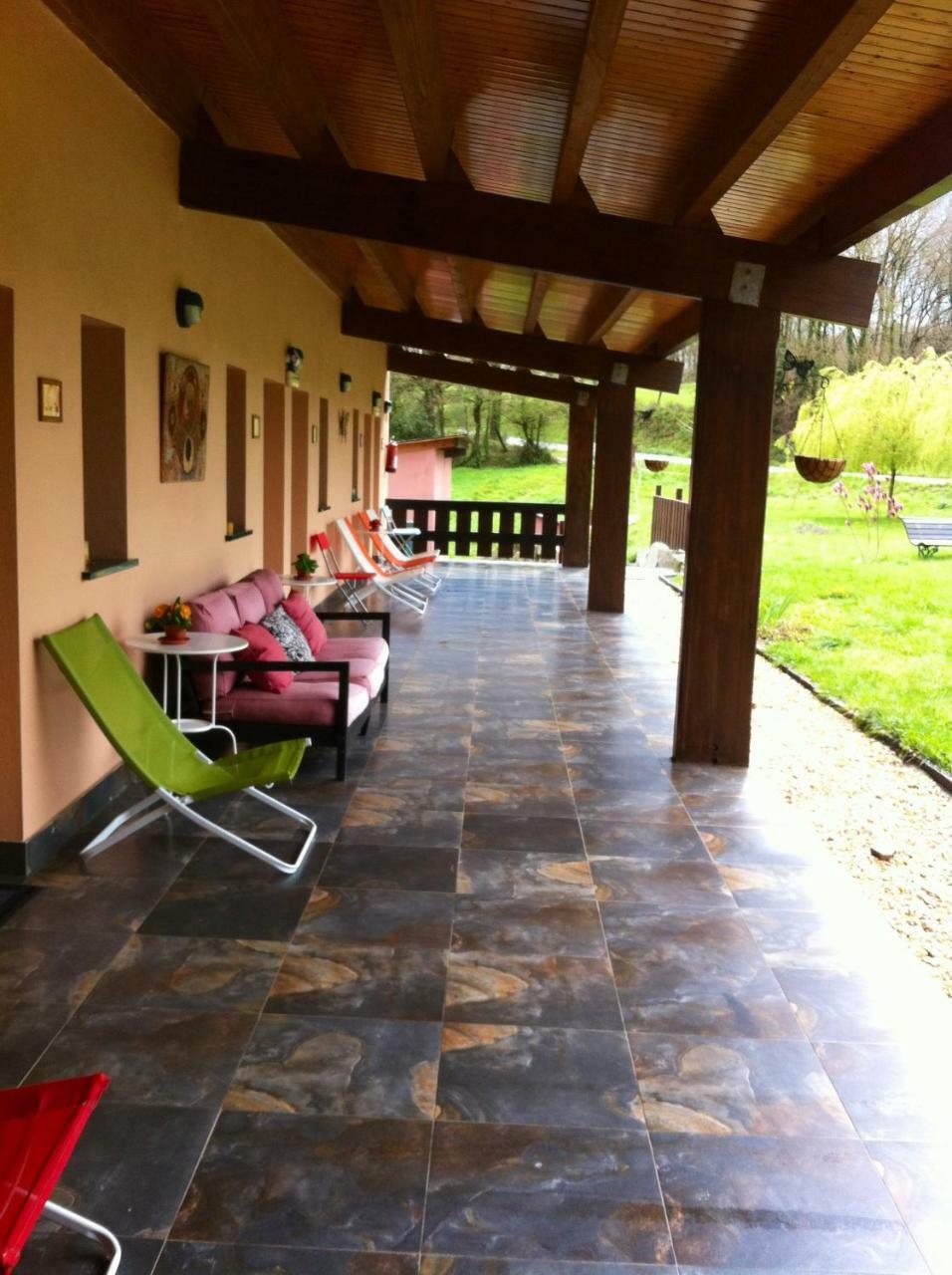 Albergue Paloma Y Lena Sarria Eksteriør billede